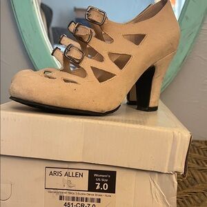 ARIS ALLEN Professional Women's Cream Dance Shoes
